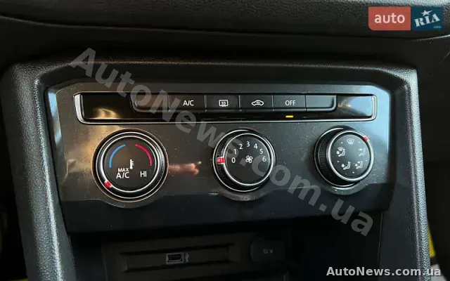2017 Volkswagen Tiguan, VIN 3VV1B7AX7JM092033, госномер ВС8961ХА — фото 17 (autoria)