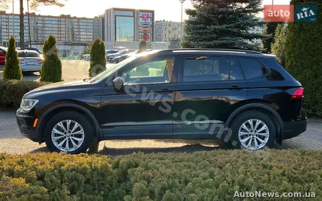 2017 Volkswagen Tiguan, VIN 3VV1B7AX7JM092033, госномер ВС8961ХА — фото 4 (autoria)