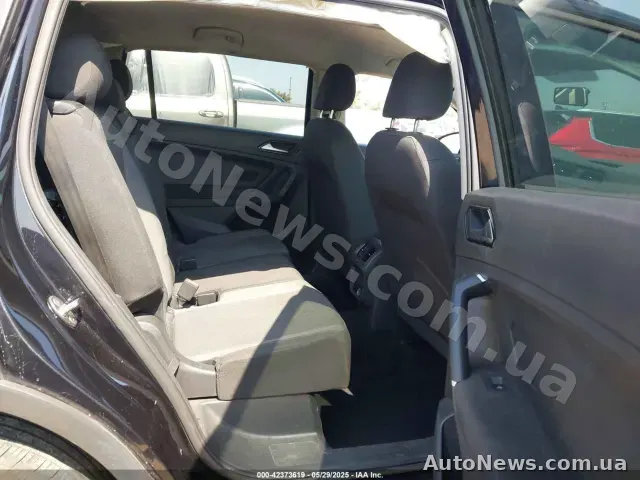 2017 Volkswagen Tiguan, VIN 3VV1B7AX7JM092033, госномер ВС8961ХА — фото 8 (iaai)