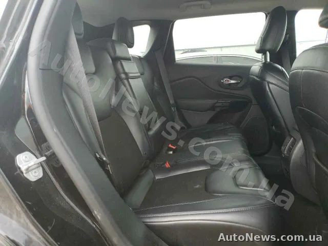 2019 Jeep Grand Cher, VIN 1C4PJLLB4KD377016, госномер СЕ4606НА — фото 11 (copart)