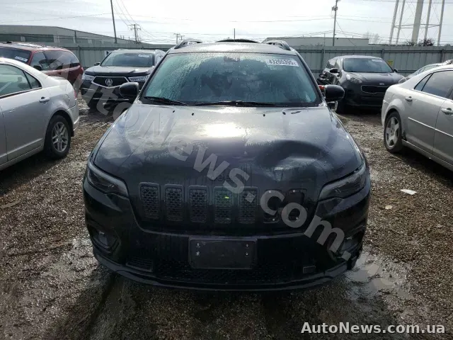 2019 Jeep Grand Cher, VIN 1C4PJLLB4KD377016, госномер СЕ4606НА — фото 5 (copart)