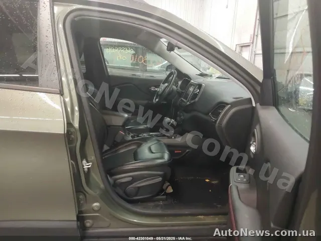 2019 Jeep Cherokee, VIN 1C4PJMBX1LD563925, nr rej. СА2272СТ — zdjęcie 5 (iaai)