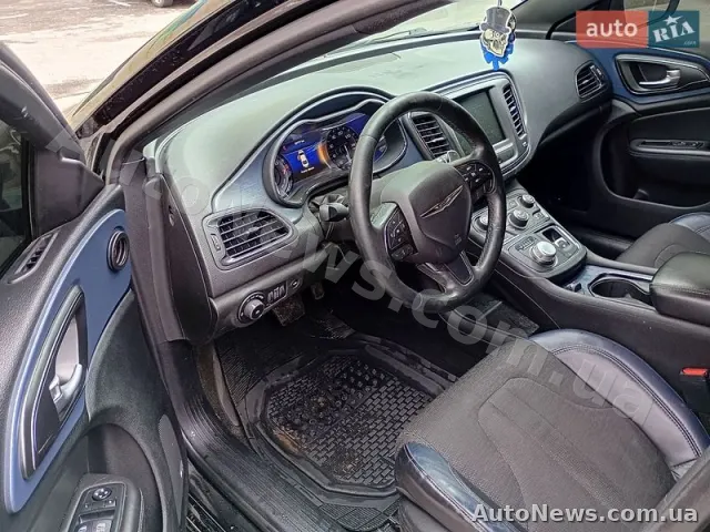 2014 Chrysler 200 — zdjęcie 20 (autoria)