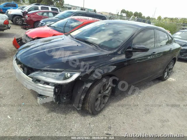 2015 Chrysler 200 — zdjęcie 2 (iaai)