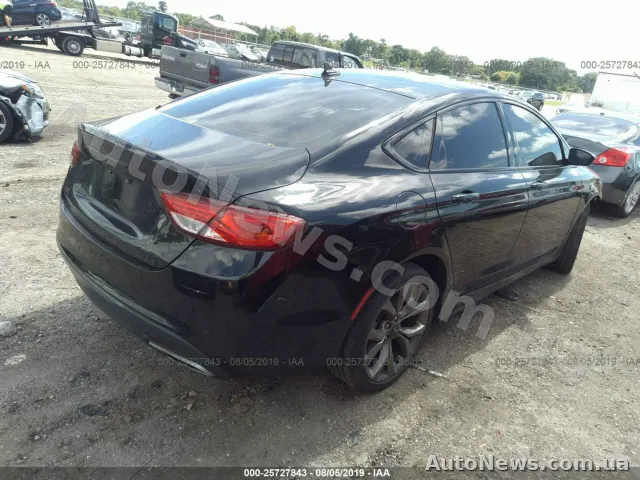 2015 Chrysler 200 — zdjęcie 4 (iaai)