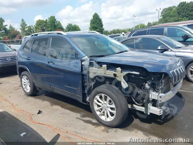 2020 Jeep Cherokee — photo 13 (iaai)