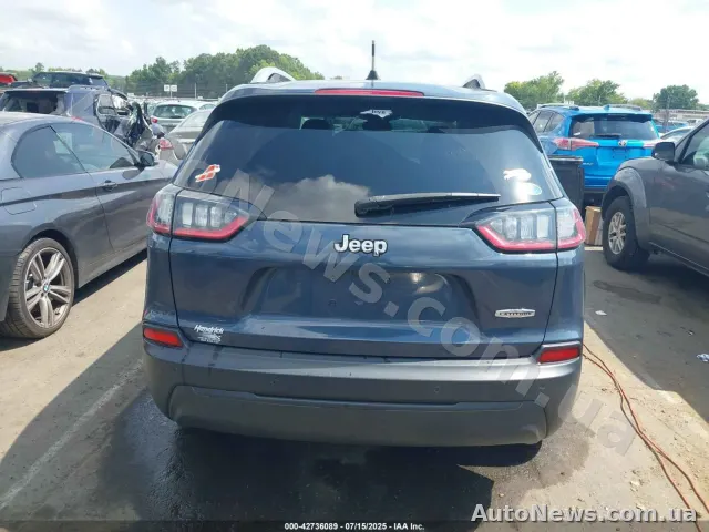 2020 Jeep Cherokee — photo 16 (iaai)
