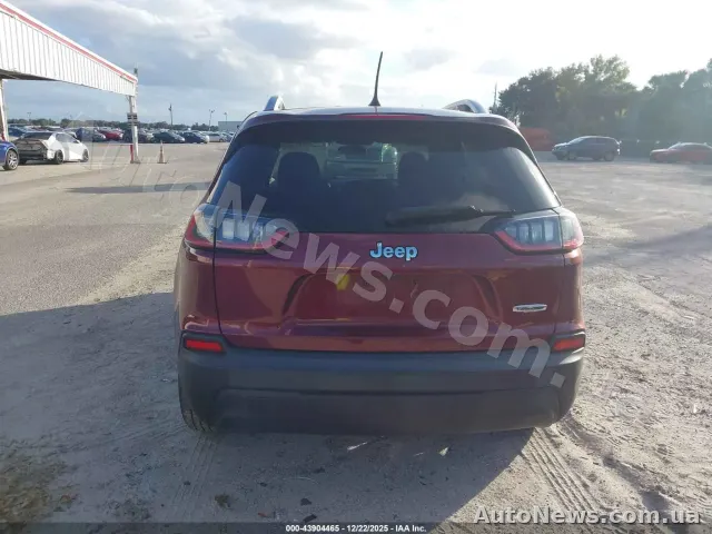 2020 Jeep Cherokee — photo 17 (iaai)