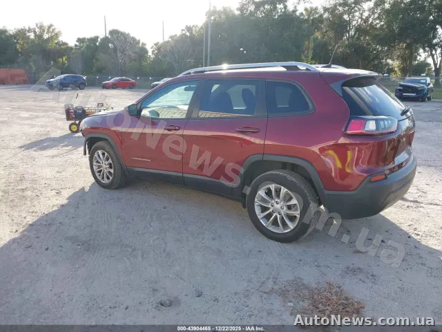 2020 Jeep Cherokee — photo 3 (iaai)