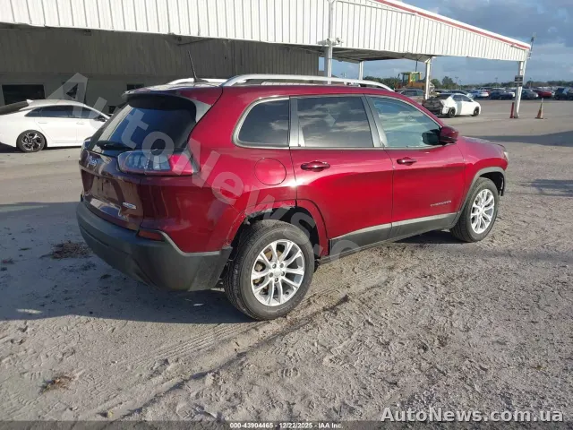2020 Jeep Cherokee — photo 4 (iaai)