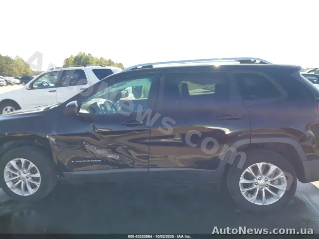2020 Jeep Cherokee — photo 14 (iaai)