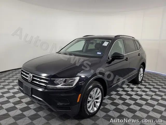 2017 Volkswagen Tiguan, VIN 3VV3B7AX3JM045056, nr rej. КА7494КА — zdjęcie 1 (manheim)