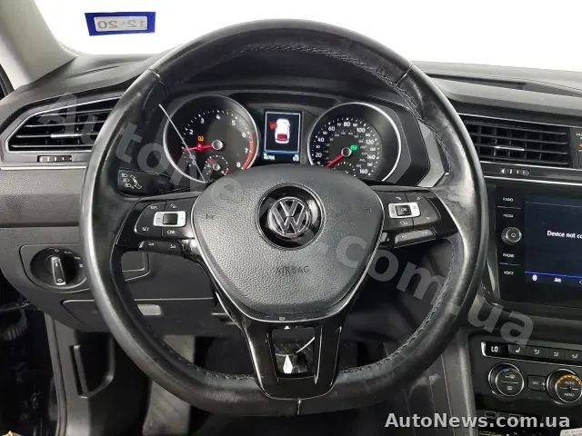 2017 Volkswagen Tiguan, VIN 3VV3B7AX3JM045056, nr rej. КА7494КА — zdjęcie 10 (manheim)