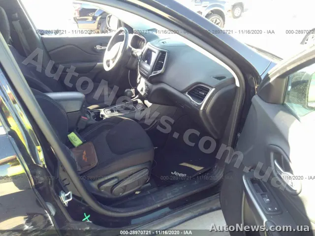 2019 Jeep Cherokee — zdjęcie 5 (iaai)