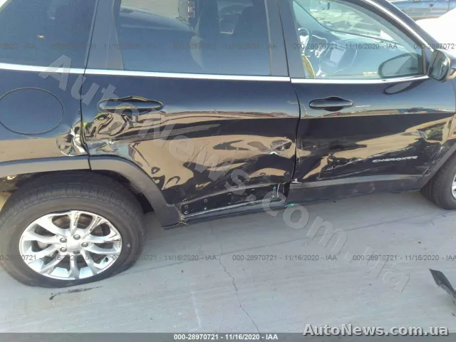 2019 Jeep Cherokee — zdjęcie 6 (iaai)