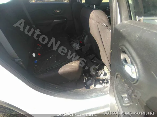 2019 Jeep Cherokee — фото 8 (iaai)