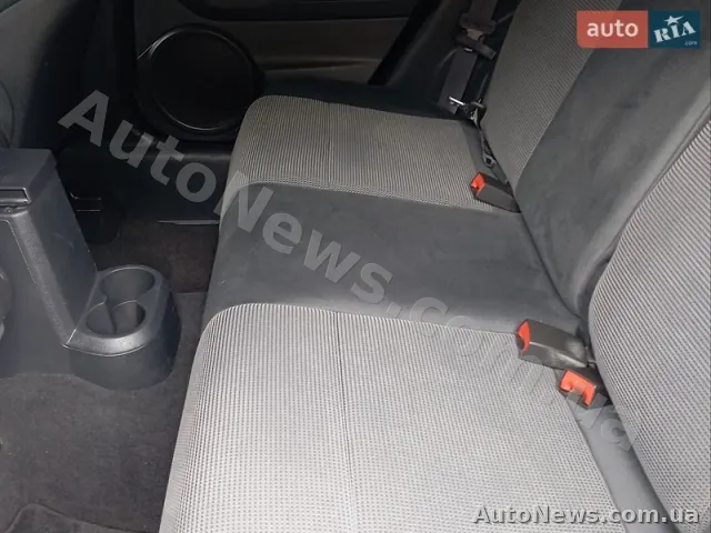 2012 Dodge Caliber — zdjęcie 11 (autoria)