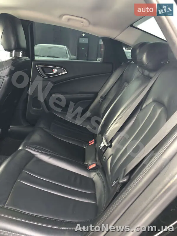 2014 Chrysler 200 — фото 23 (autoria)