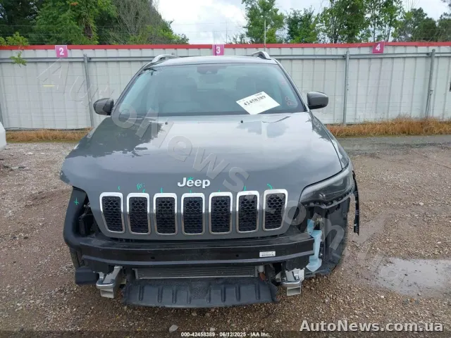 2021 Jeep Cherokee — photo 13 (iaai)