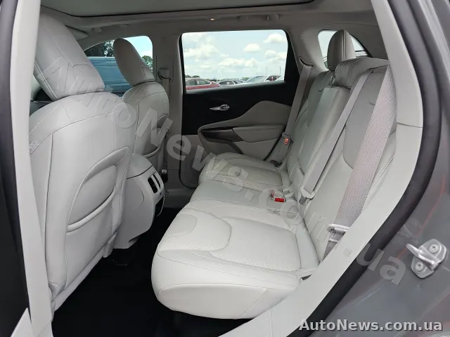 2021 Jeep Cherokee — photo 13 (manheim)