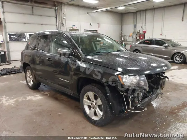 2016 Jeep Compass, VIN 1C4NJDBB8GD757336, госномер АТ8697ІВ — фото 1 (iaai)