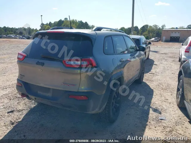 2017 Jeep Cherokee, VIN 1C4PJMBB8HW618452, nr rej. КІ5775АЕ — zdjęcie 4 (iaai)