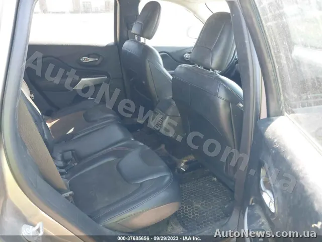2017 Jeep Cherokee, VIN 1C4PJMBB8HW618452, nr rej. КІ5775АЕ — zdjęcie 8 (iaai)