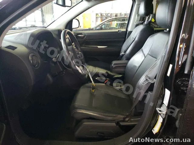 2014 Jeep Compass — photo 7 (copart)