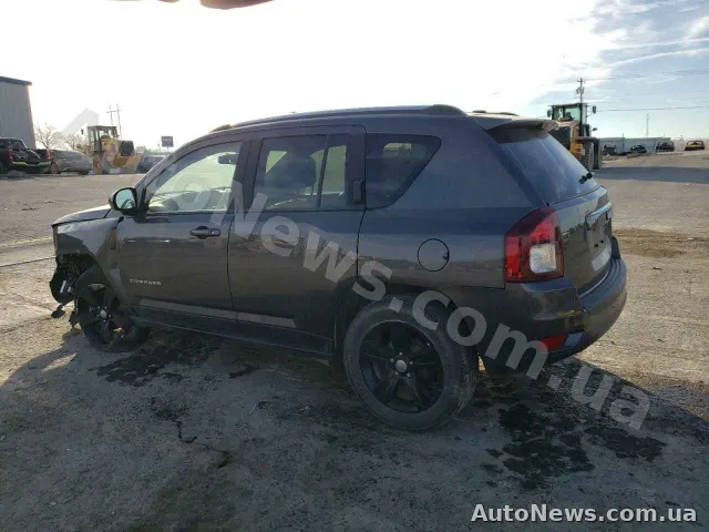 2015 Jeep Compass — photo 2 (copart)