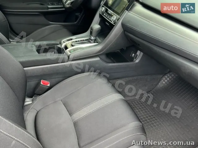 2016 Honda Civic — фото 11 (autoria)