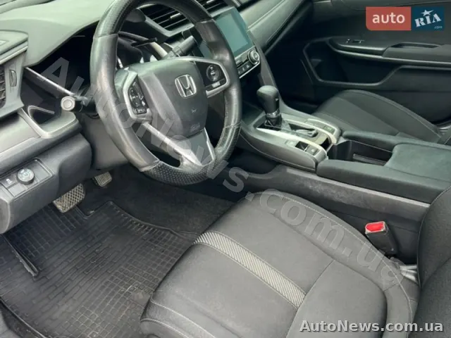 2016 Honda Civic — фото 8 (autoria)