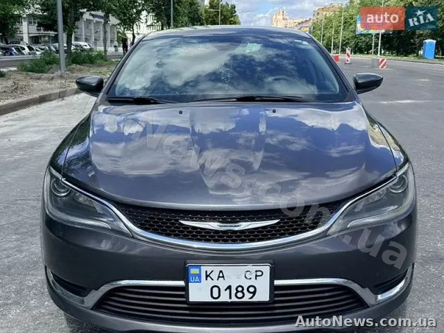 2015 Chrysler 200 — photo 1 (autoria)