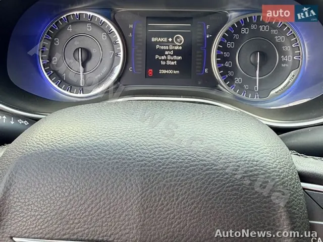 2015 Chrysler 200 — photo 14 (autoria)