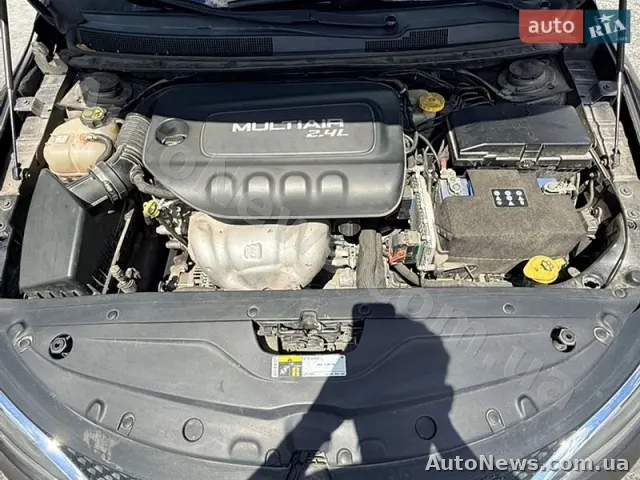 2015 Chrysler 200 — photo 16 (autoria)