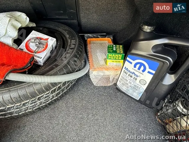 2015 Chrysler 200 — photo 17 (autoria)