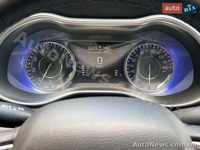 2015 Chrysler 200 — photo 18 (autoria)
