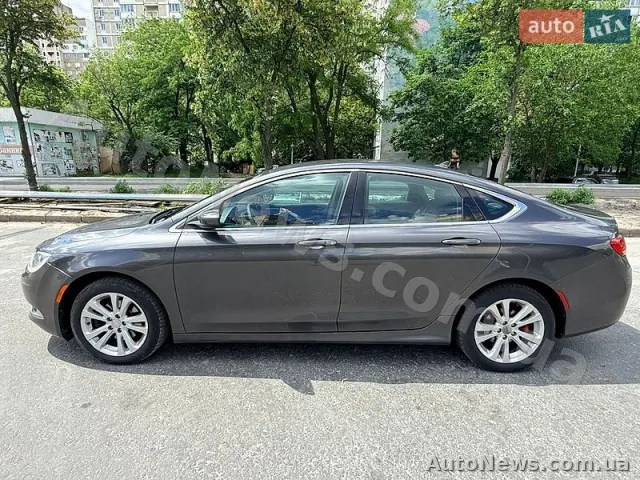 2015 Chrysler 200 — photo 3 (autoria)