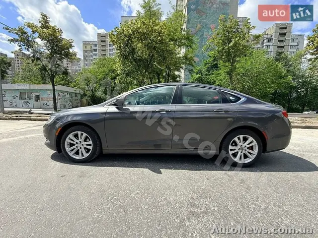 2015 Chrysler 200 — photo 4 (autoria)