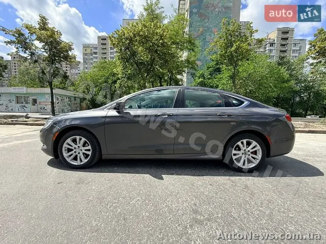 2015 Chrysler 200 — photo 5 (autoria)