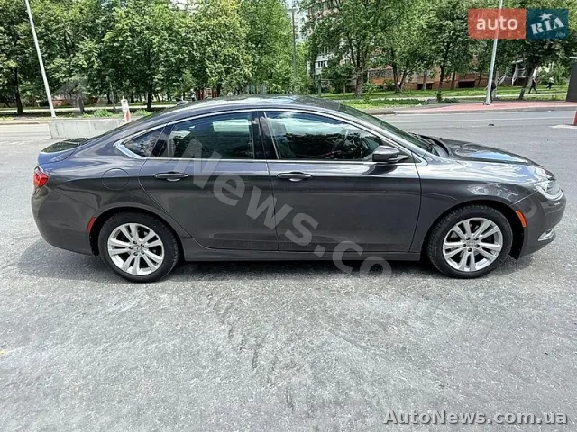 2015 Chrysler 200 — photo 6 (autoria)