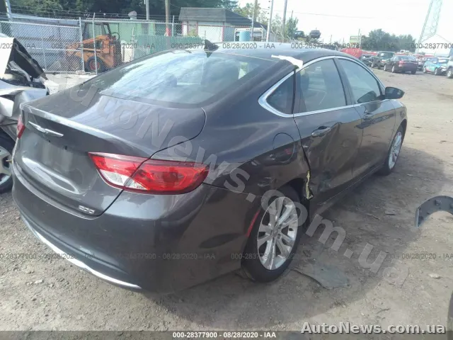2015 Chrysler 200 — photo 4 (iaai)