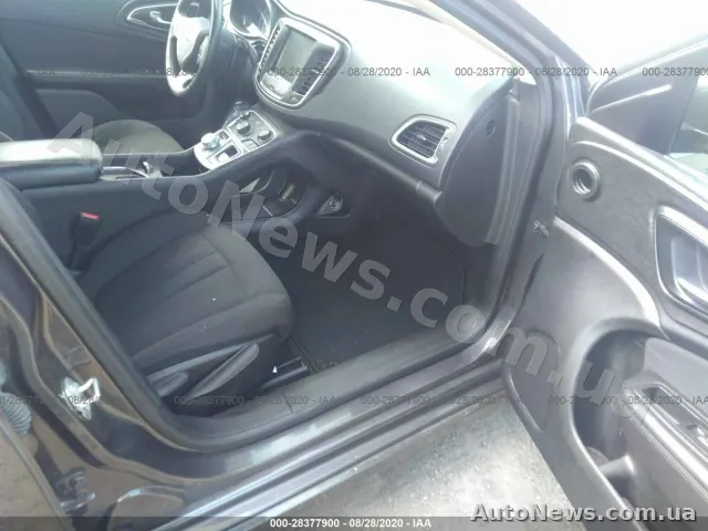 2015 Chrysler 200 — photo 5 (iaai)