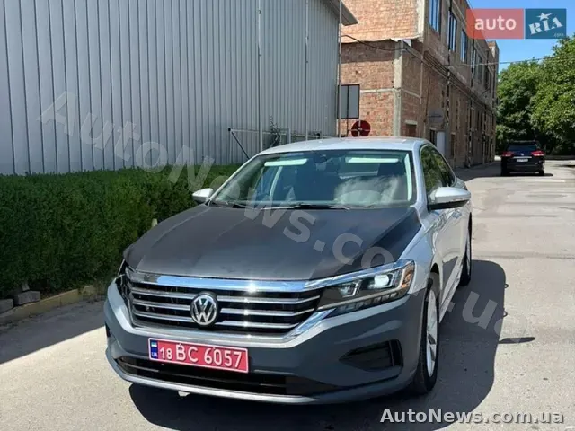 2020 Volkswagen Passat, VIN 1VWSA7A3XLC023826 — фото 1 (autoria)