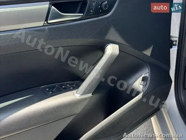 2020 Volkswagen Passat, VIN 1VWSA7A3XLC023826 — фото 7 (autoria)