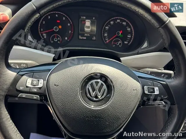 2020 Volkswagen Passat, VIN 1VWSA7A3XLC023826 — фото 8 (autoria)