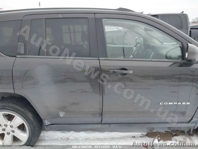 2014 Jeep Compass — photo 13 (iaai)