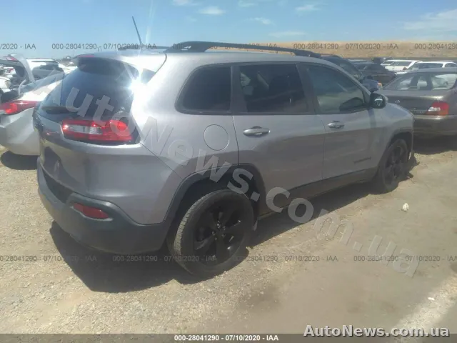2016 Jeep Cherokee — zdjęcie 4 (iaai)