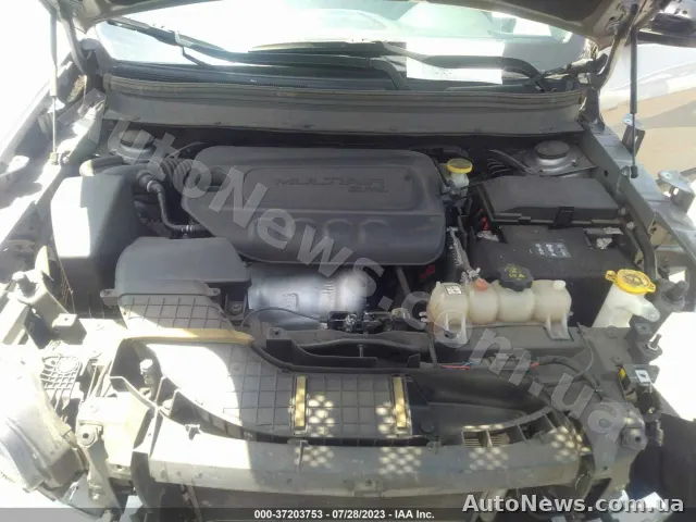2020 Jeep Cherokee — photo 10 (iaai)