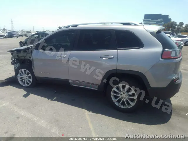 2020 Jeep Cherokee — photo 15 (iaai)