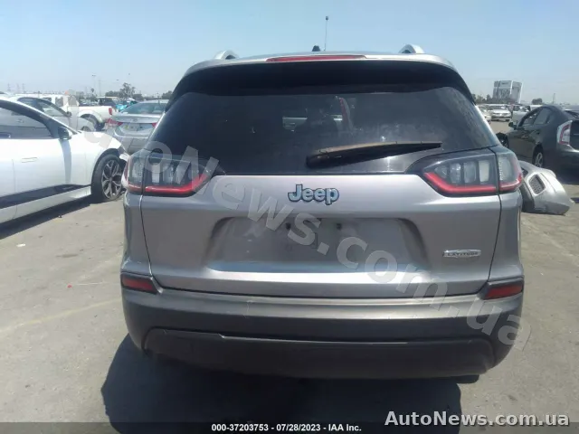 2020 Jeep Cherokee — photo 17 (iaai)